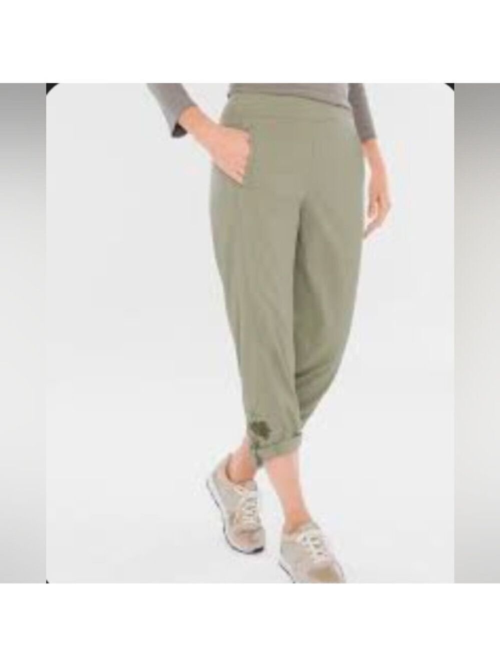 Zenergy By Chico's Neema Embroidered Crop Golf Pants Size .5